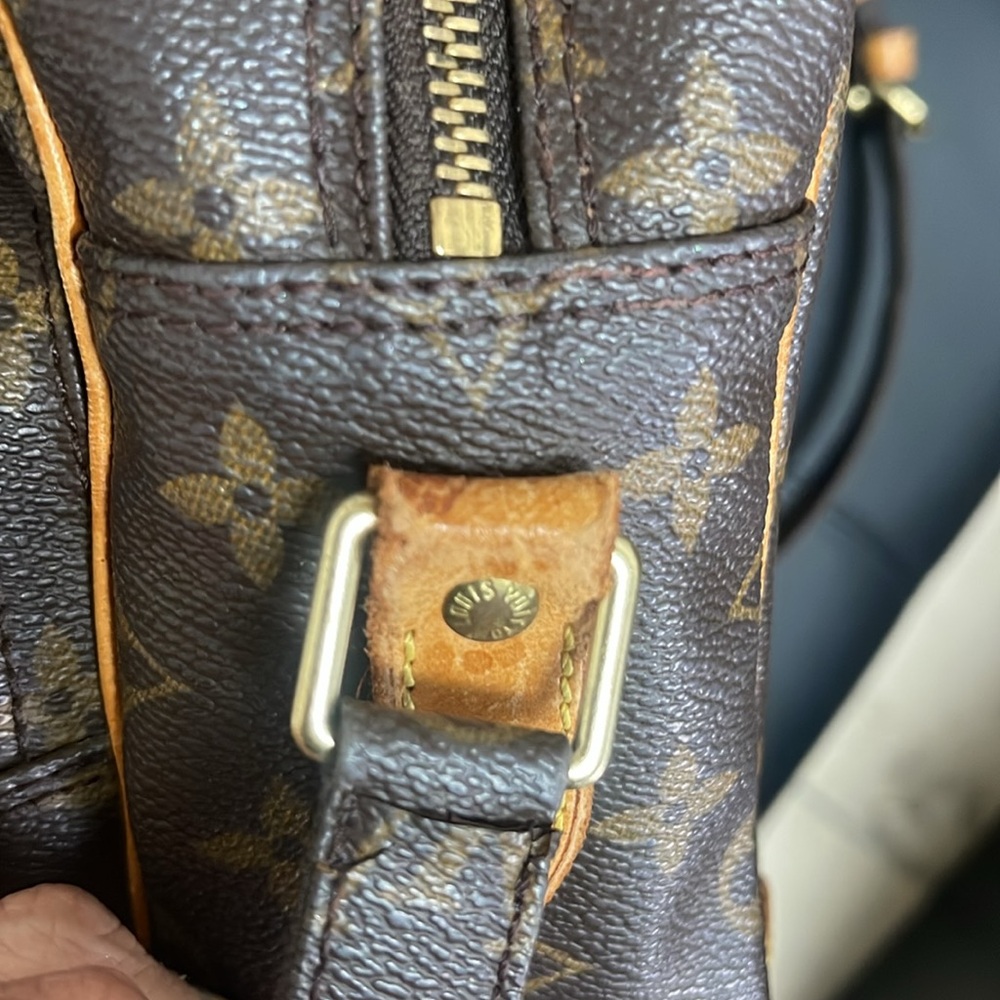 EUC Authentic 🔥 Louis Vuitton Nile crossbody - Picture 16 of 16